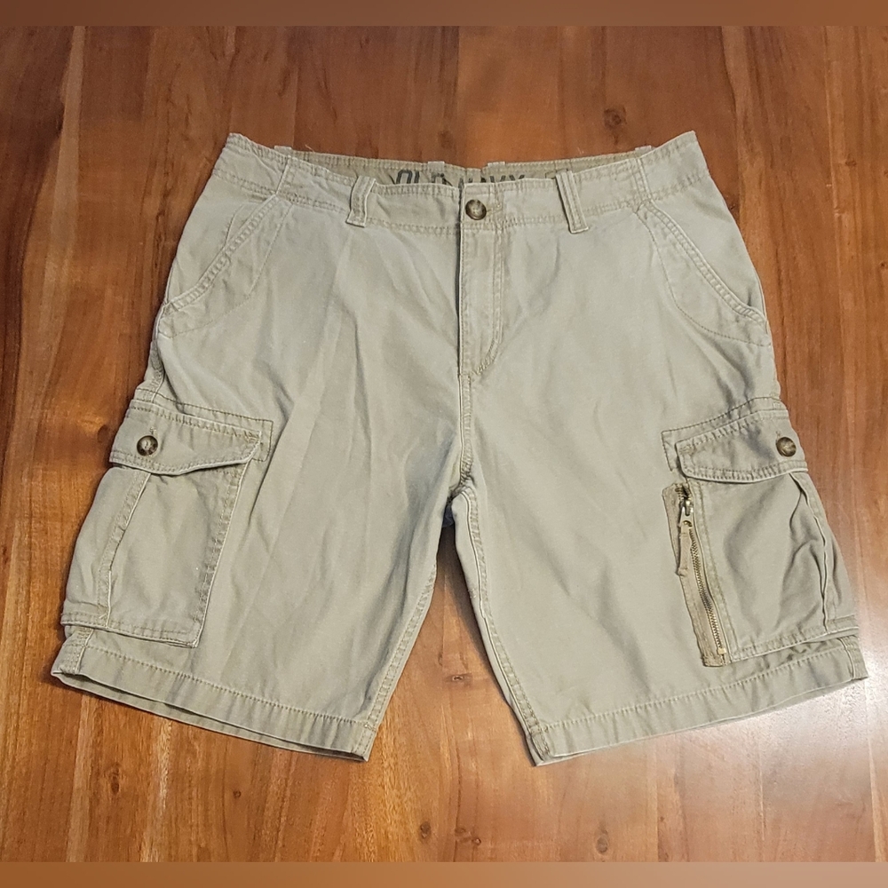 Men's Old Navy Tan Cargo Shorts Size 33 Inseam 10"